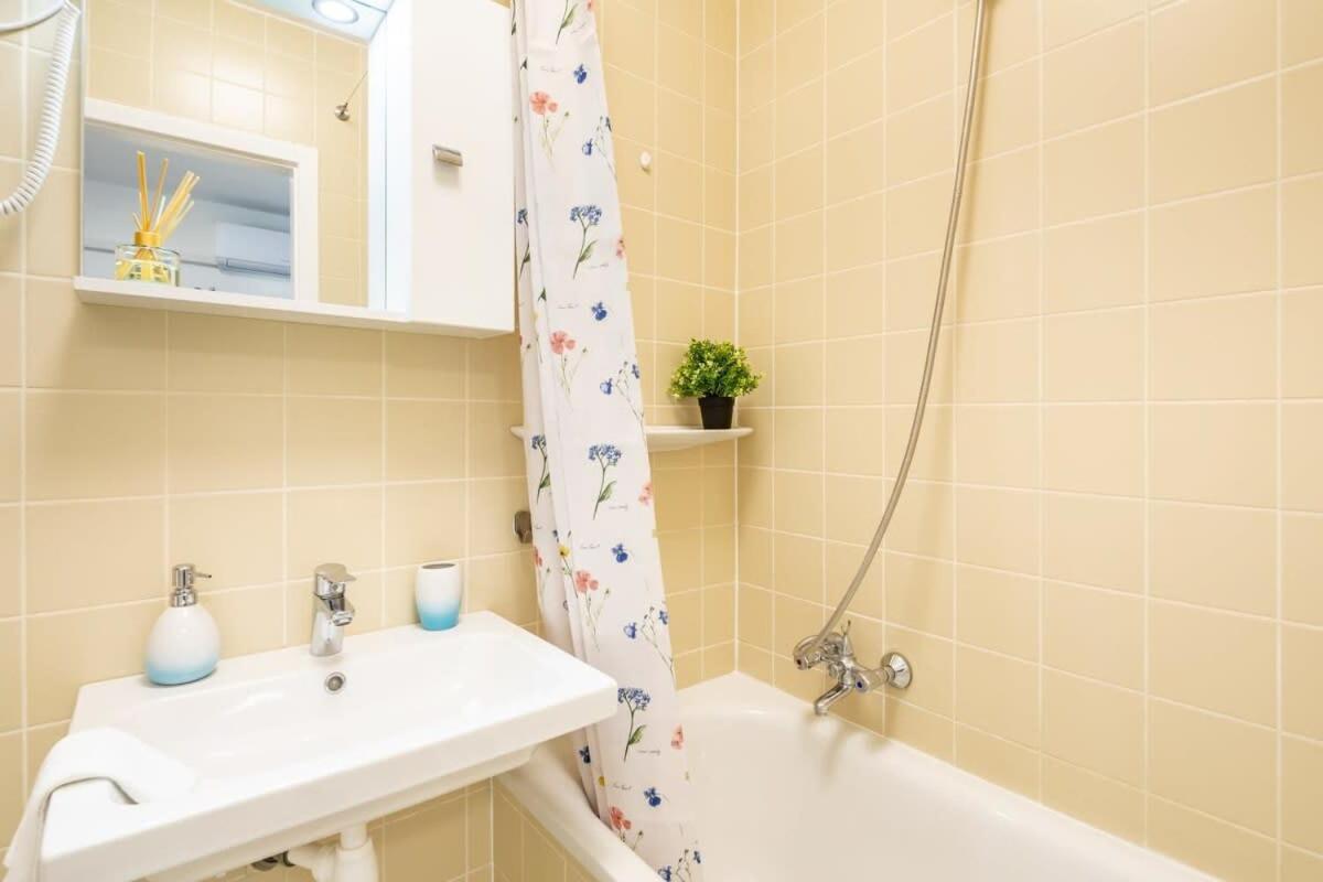 Convenient 2-Room Central Apartment Budapest Exterior photo